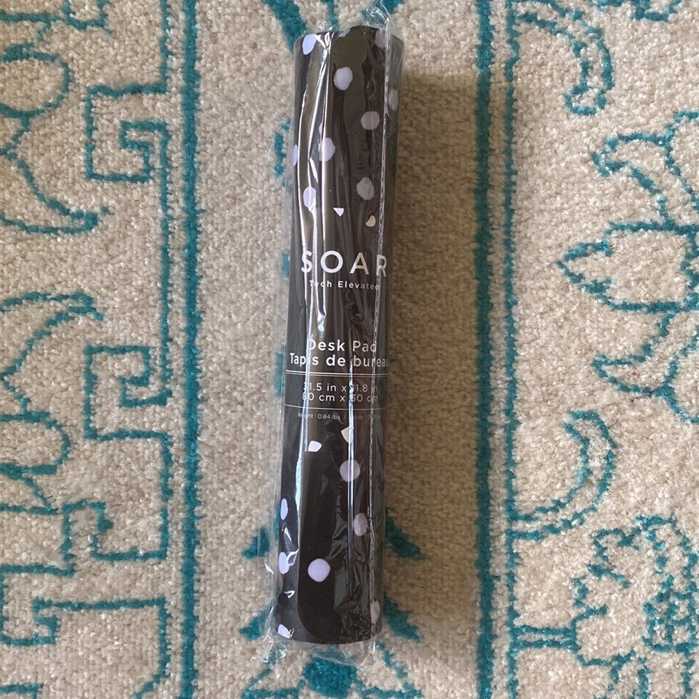 SOAR Polkadot desk Pad - Picture 3 of 3